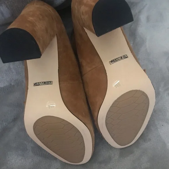 Gianni Bini NEW Mary Jane heels from Dillard’s - Picture 2 of 5